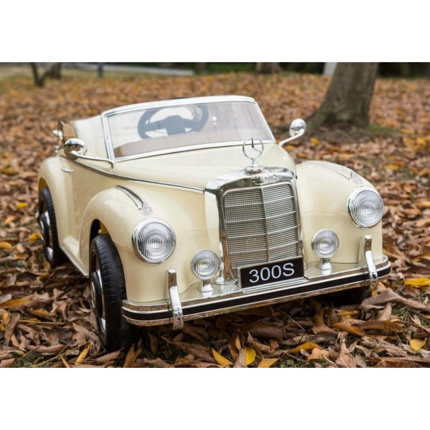 Officially Licensed Mercedes Benz 300s Classic Leather Seat Rubber Tyres