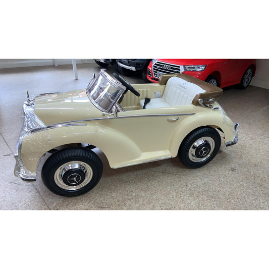 Officially Licensed Mercedes Benz 300s Classic Leather Seat Rubber Tyres